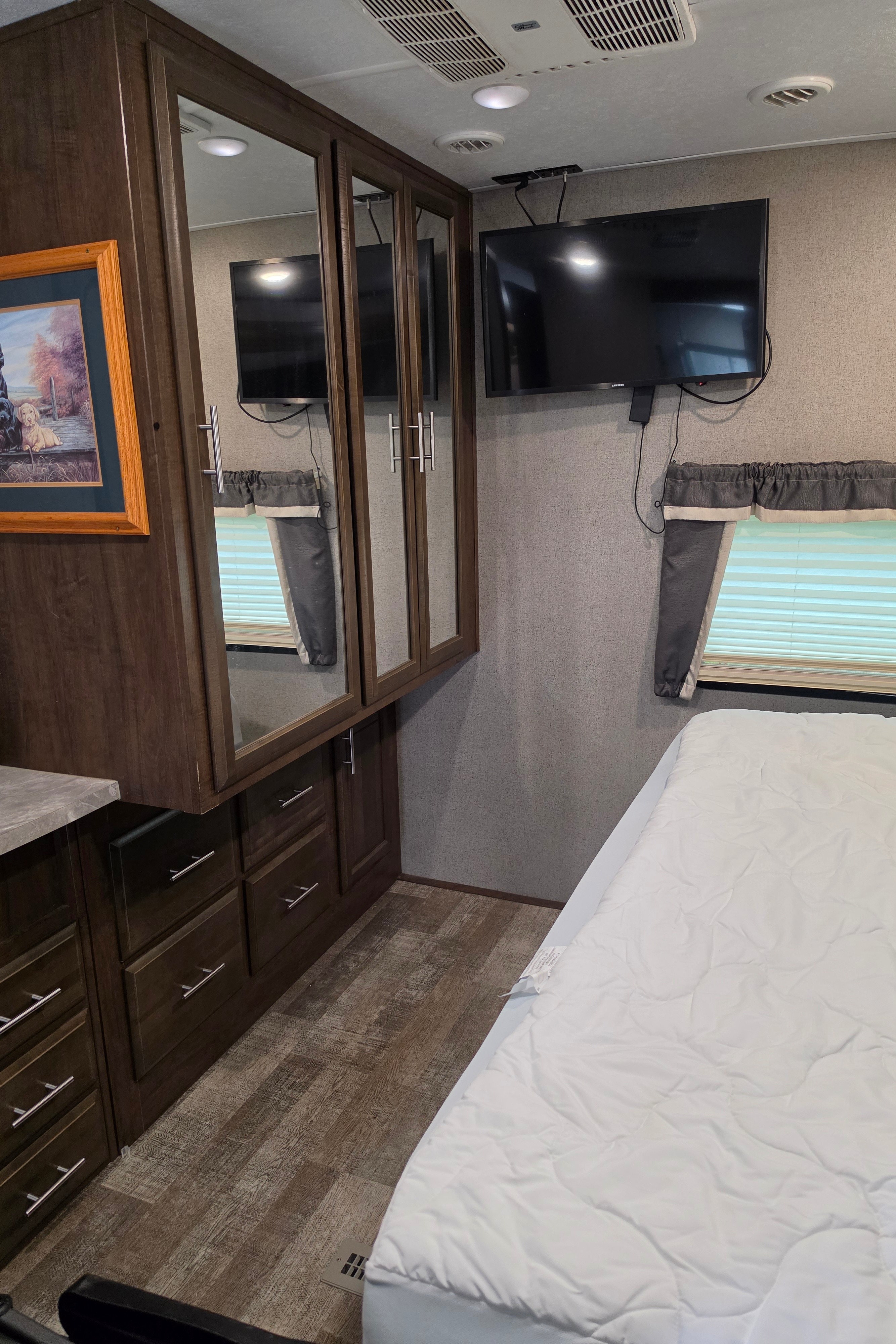 Jeff's Forest River RLT8324SB Travel Trailer