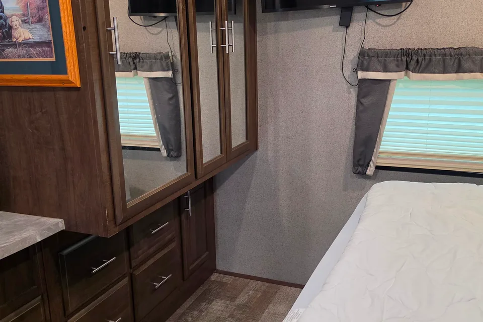 Jeff's Forest River RLT8324SB Travel Trailer