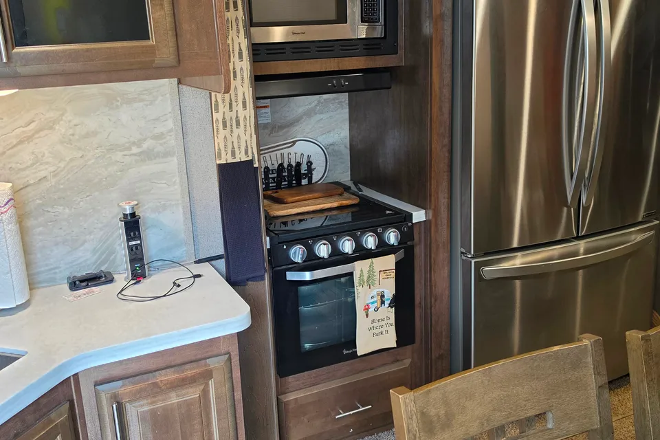 Jeff's Forest River RLT8324SB Travel Trailer