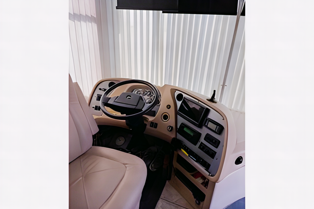 Class A, Newmar Diesel pusher 40’