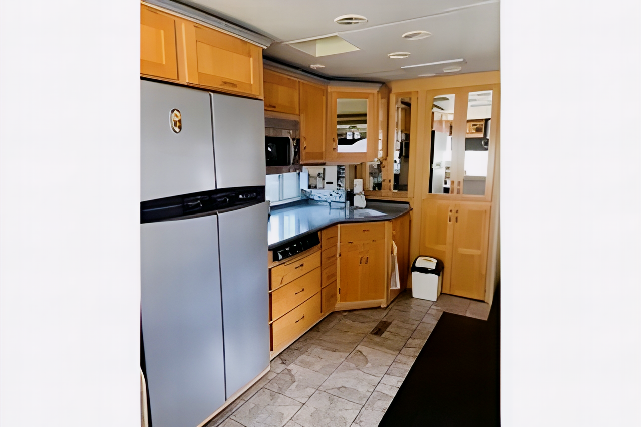 Class A, Newmar Diesel pusher 40’