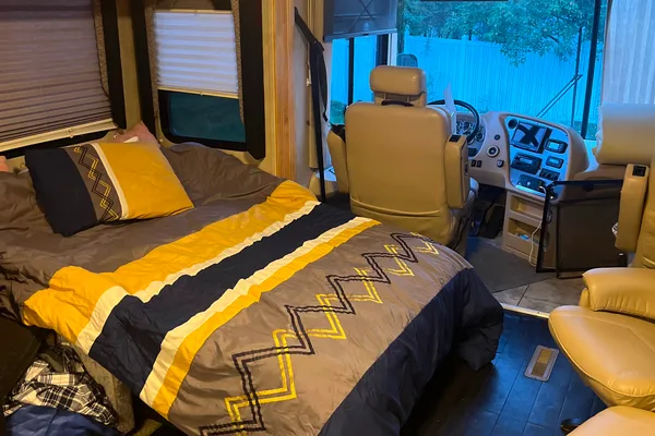 Class A, Newmar Diesel pusher 40’