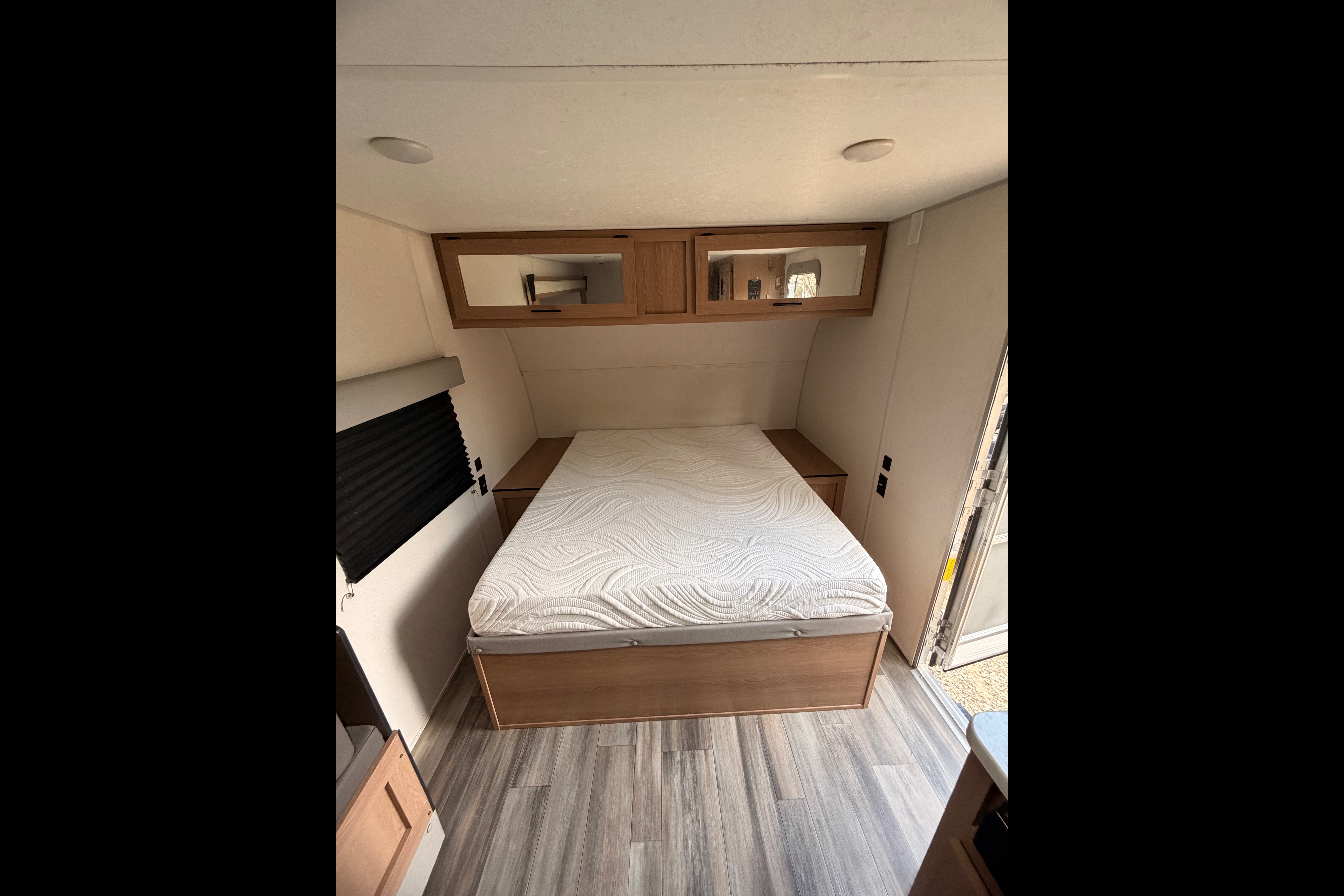 Marie's Prime Time Avenger LT Travel Trailer