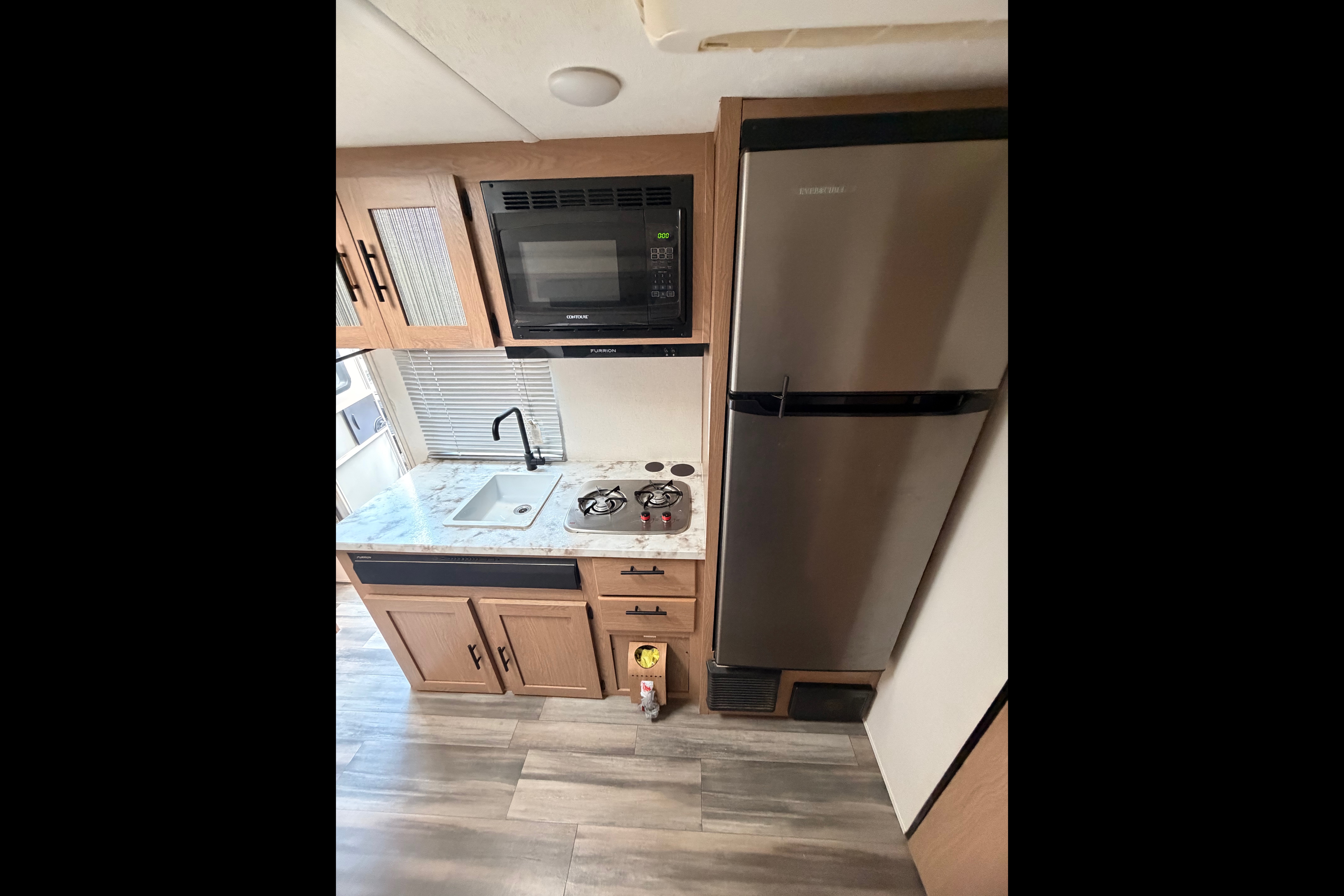 Marie's Prime Time Avenger LT Travel Trailer