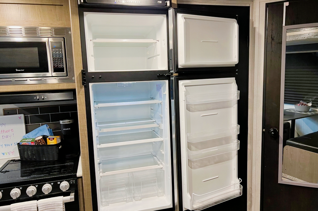 Rosas Family's - 2021 Keystone Hideout - 272BH Travel Trailer