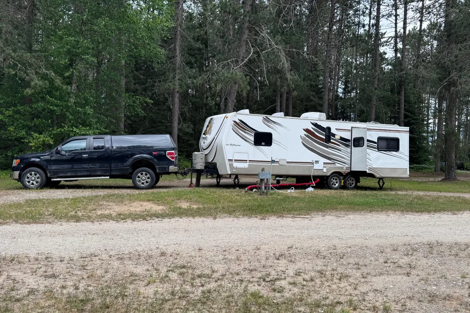 The Roaming Home | Cozy 31ft Fleetwood