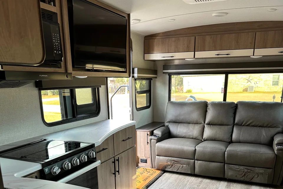 Sweet Retreat (Delivery Only) 2023 Grand Design Imagine
