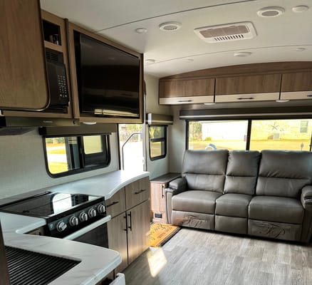 Sweet Retreat (Delivery Only) 2023 Grand Design Imagine