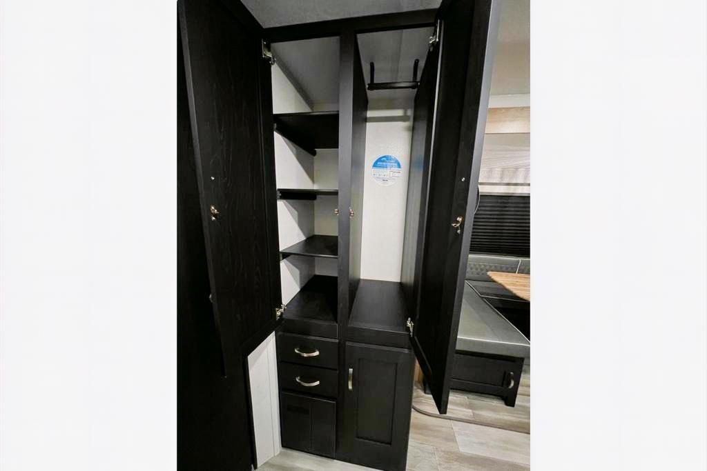 "The Suite Spot" - 2022 Coachmen Freedom Express Ultra Lite 257BHS
