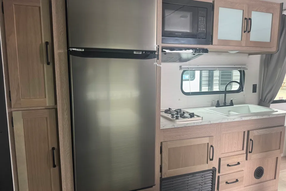 James and Jenny's Grand River 25BH Travel Trailer