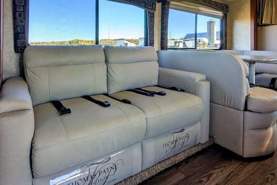 "Big Betty White"  - Thor Motor Coach Chateau 31K Class C