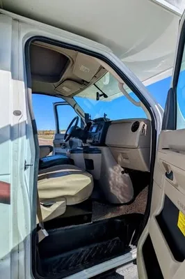 "Big Betty White" - Thor Motor Coach Chateau 31K Class C