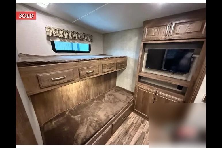 Jason's Keystone 336bhs Fifth Wheel