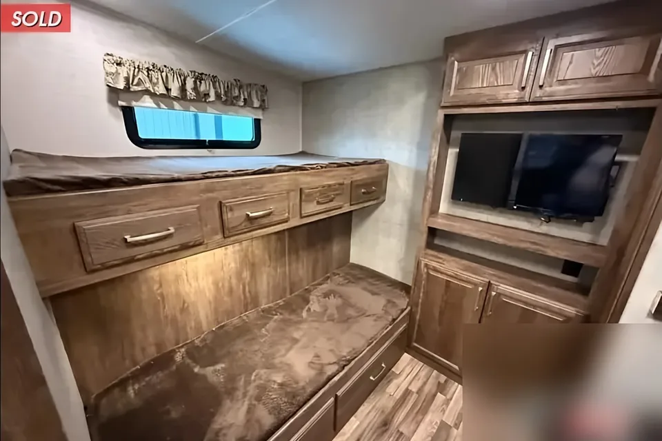 Jason's Keystone 336bhs Fifth Wheel