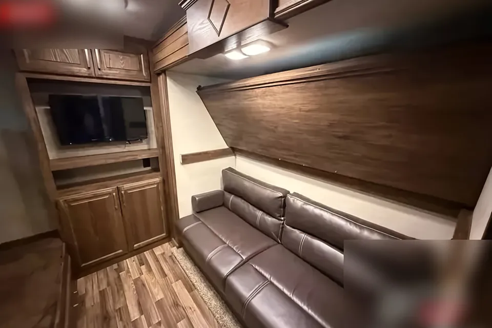 Jason's Keystone 336bhs Fifth Wheel
