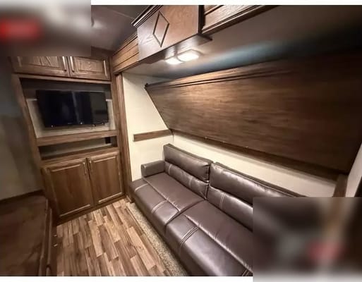Jason's Keystone 336bhs Fifth Wheel