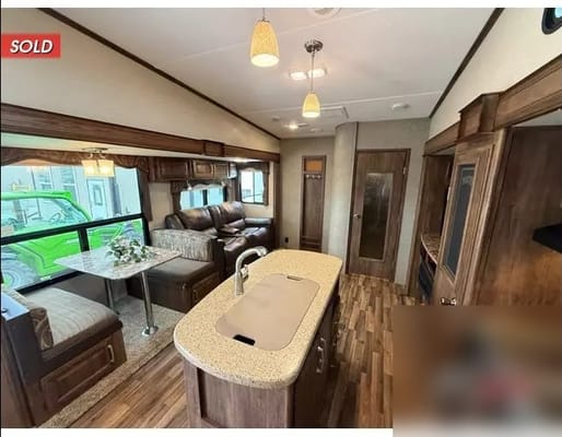 Jason's Keystone 336bhs Fifth Wheel