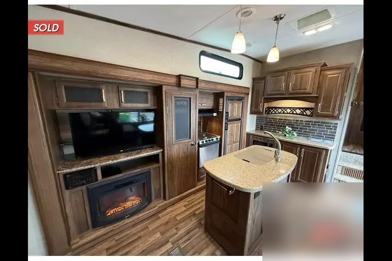 Jason's Keystone 336bhs Fifth Wheel