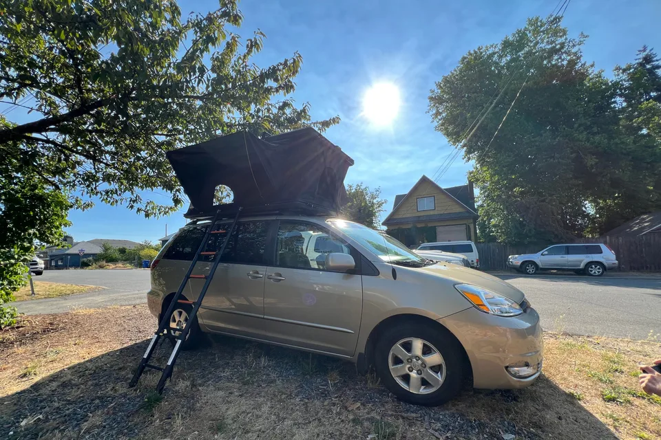 Vanessa’s Sienna/ Rooftop Tent