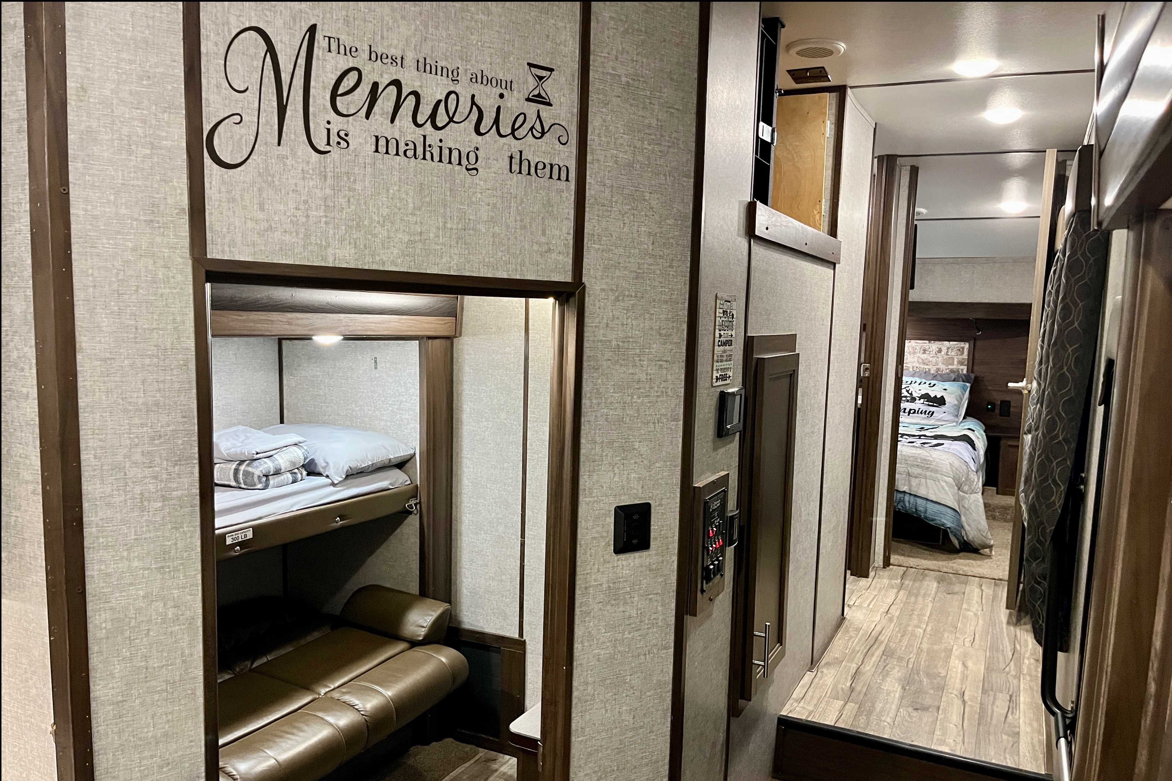  Fully Equipped RV-Perfect for Families or Couples!