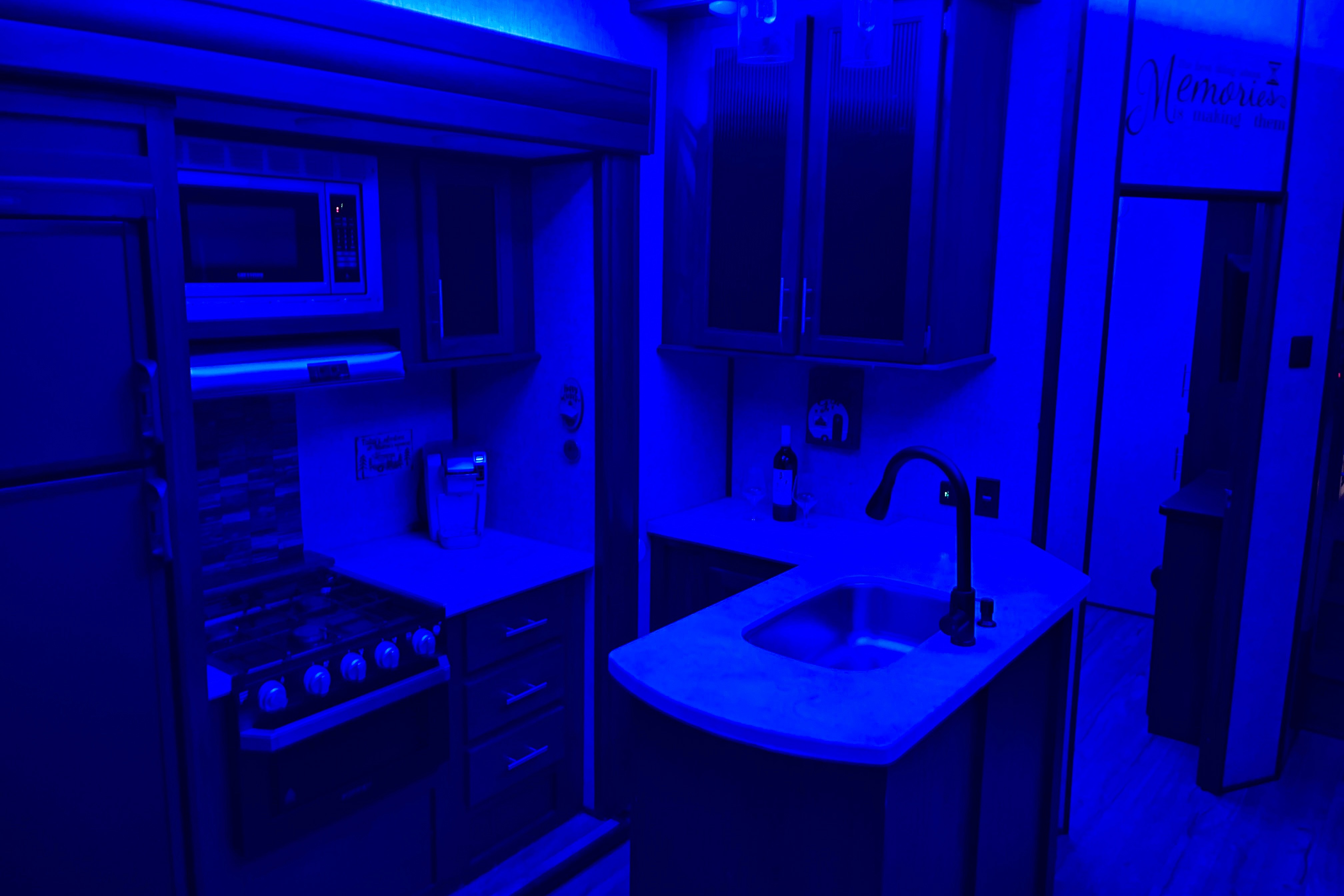  Fully Equipped RV-Perfect for Families or Couples!
