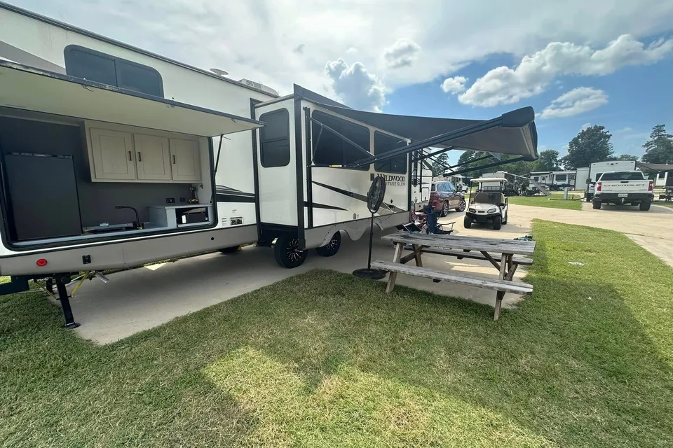 Bryan's Forest River Heritage Glen 310BHI Travel Trailer