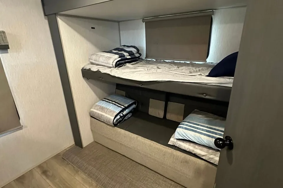 Bryan's Forest River Heritage Glen 310BHI Travel Trailer