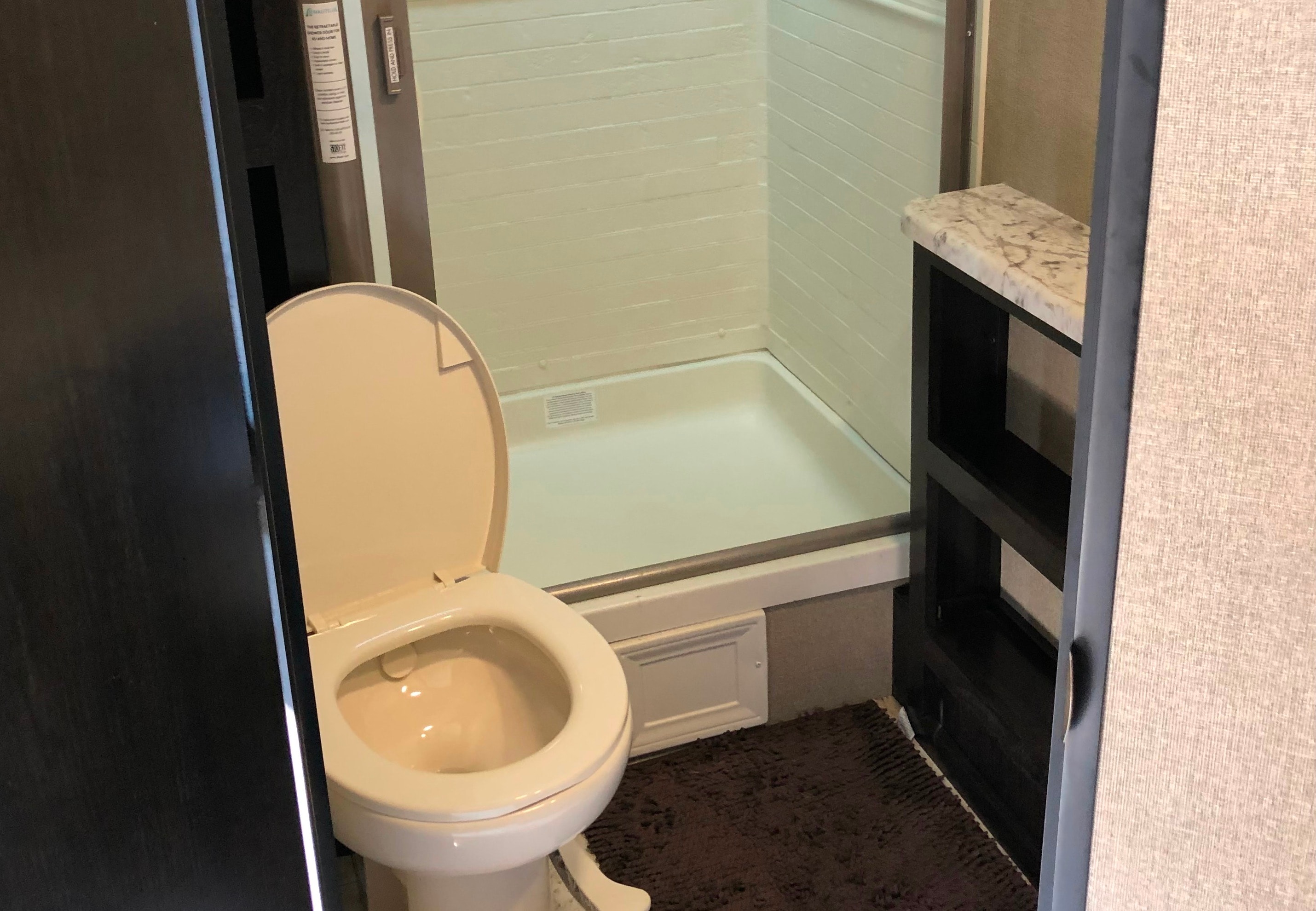 Roger's Imagine  2800BH Travel Trailer