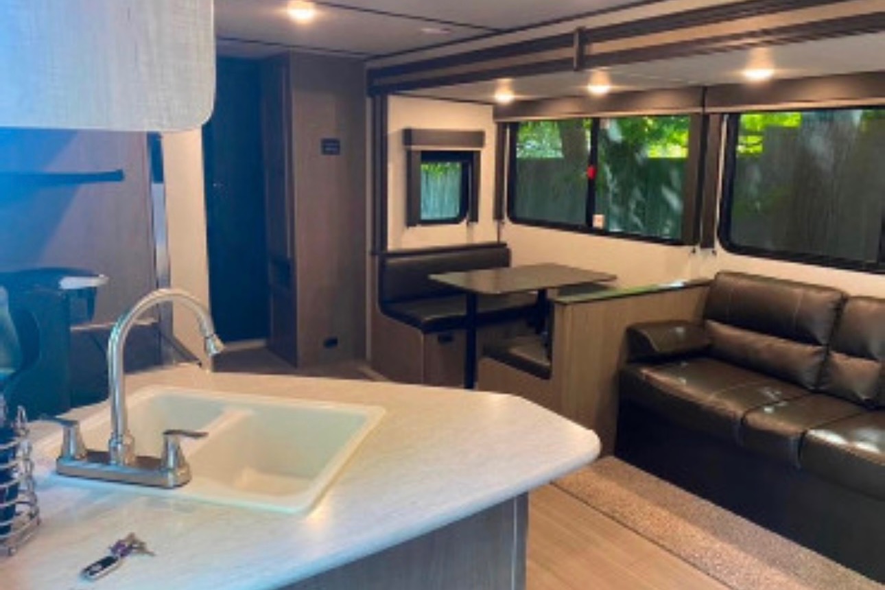 10 sleeper Keystone Hideout Travel Trailer