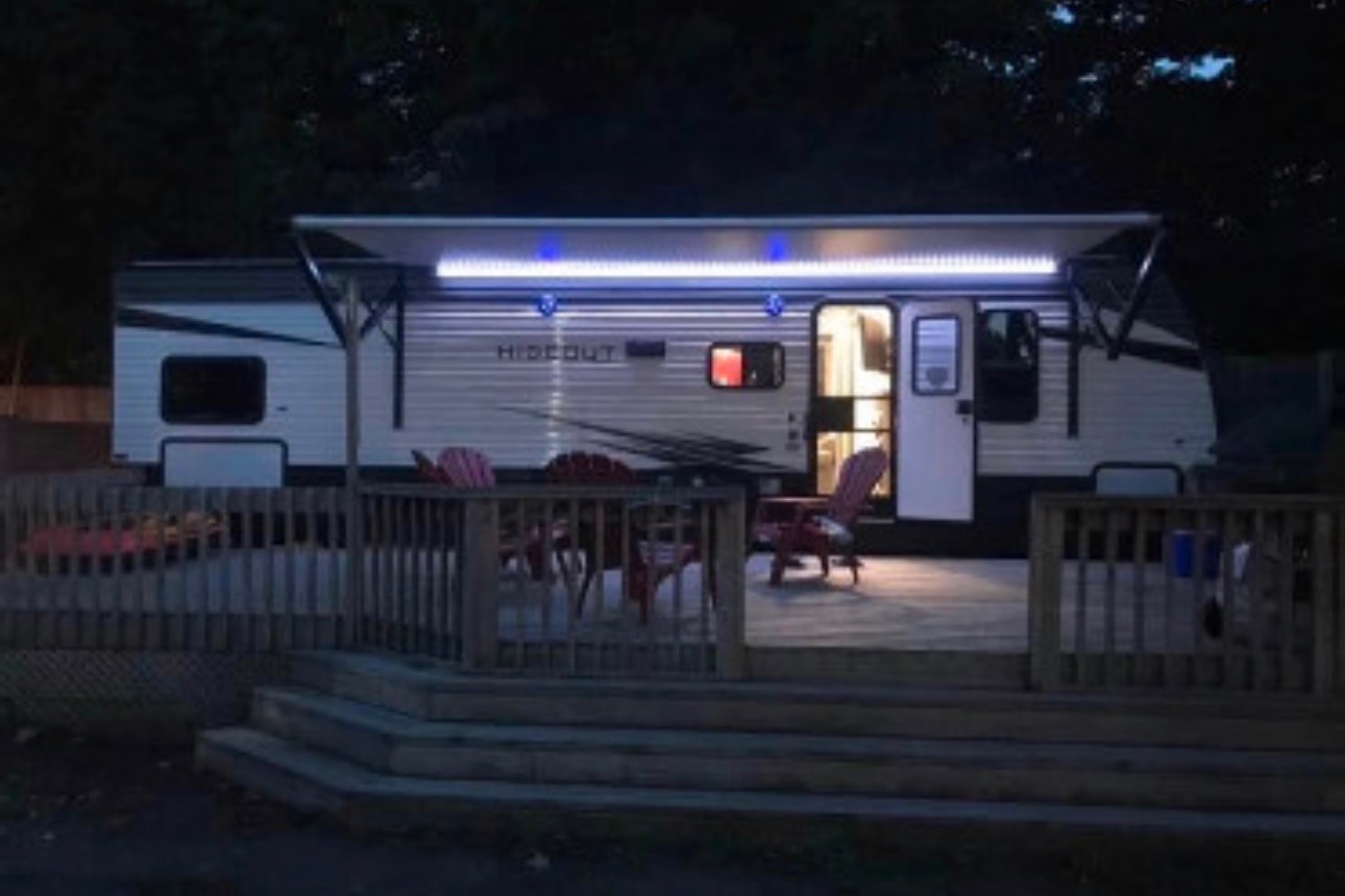 10 sleeper Keystone Hideout Travel Trailer