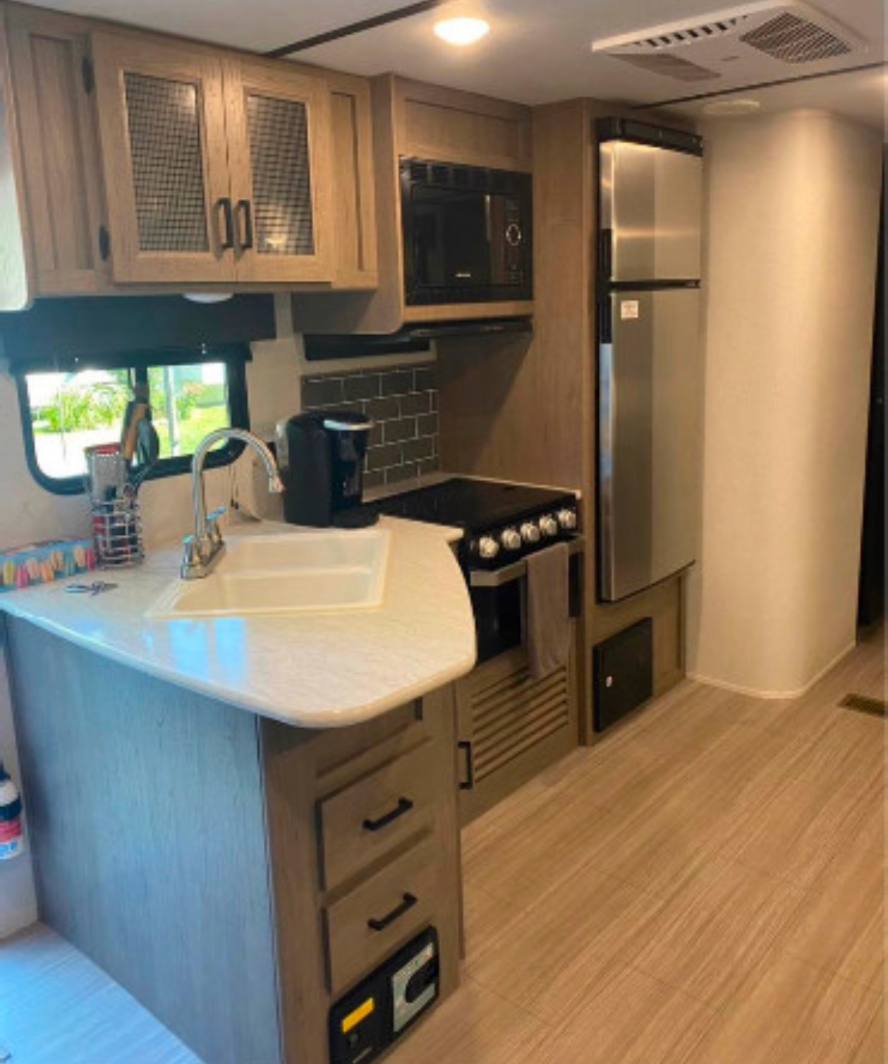 10 sleeper Keystone Hideout Travel Trailer