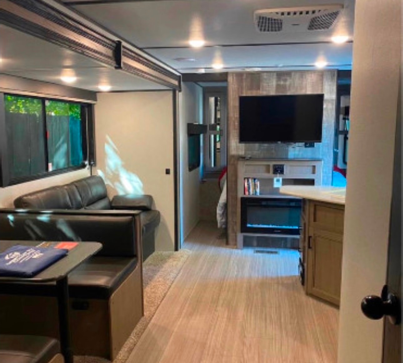 10 sleeper Keystone Hideout Travel Trailer