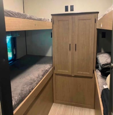 10 sleeper Keystone Hideout Travel Trailer