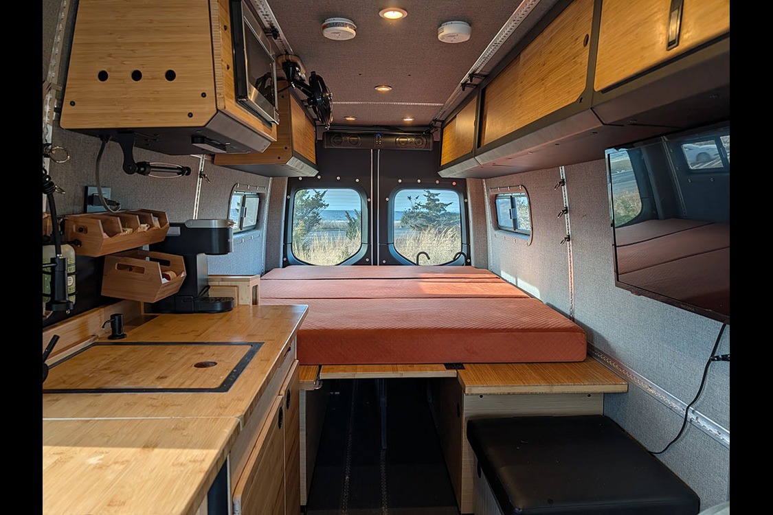 ROVENN - Mercedes Winnebago + Adventure Wagon Class B