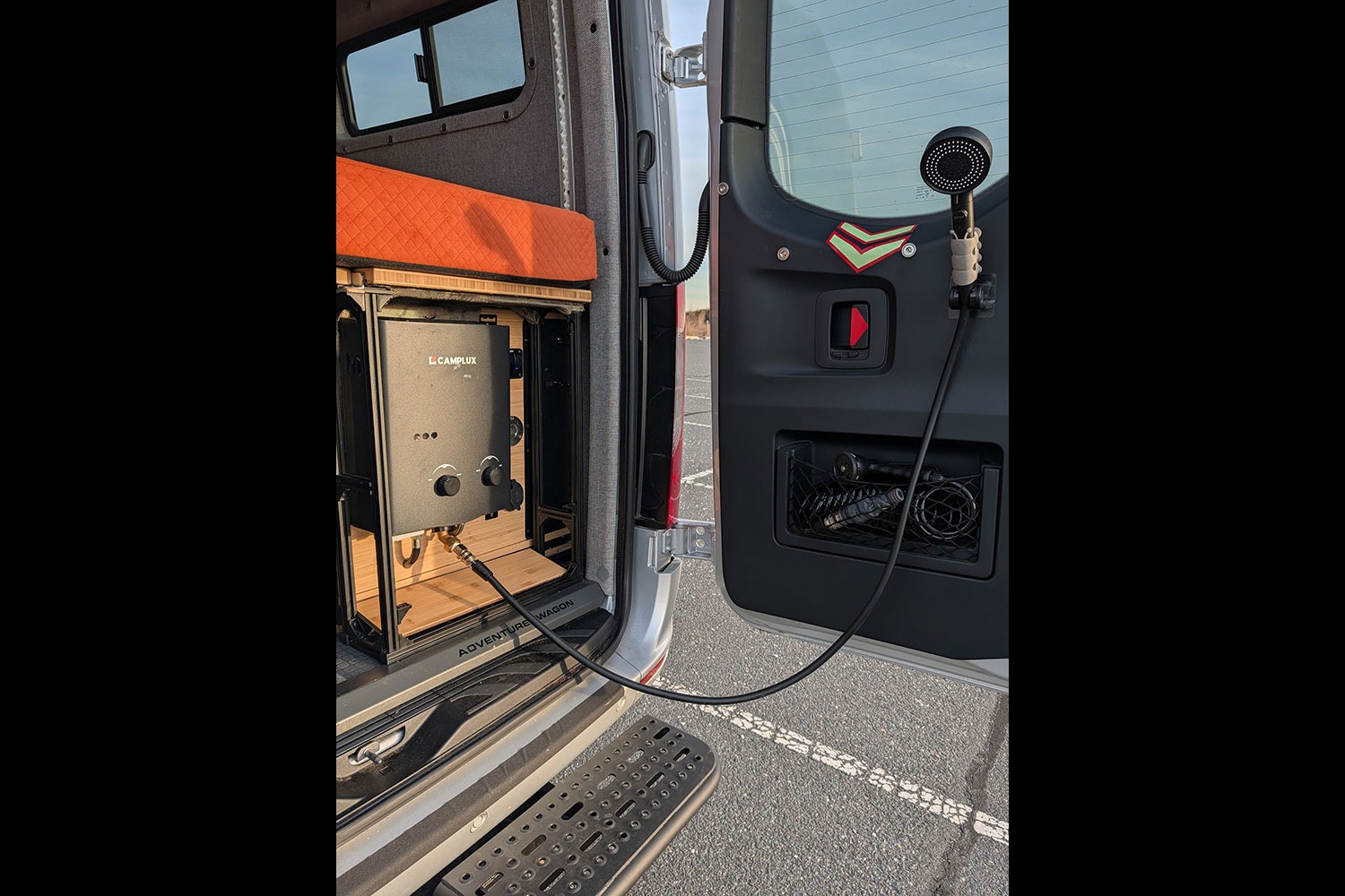 ROVENN - Mercedes Winnebago + Adventure Wagon Class B