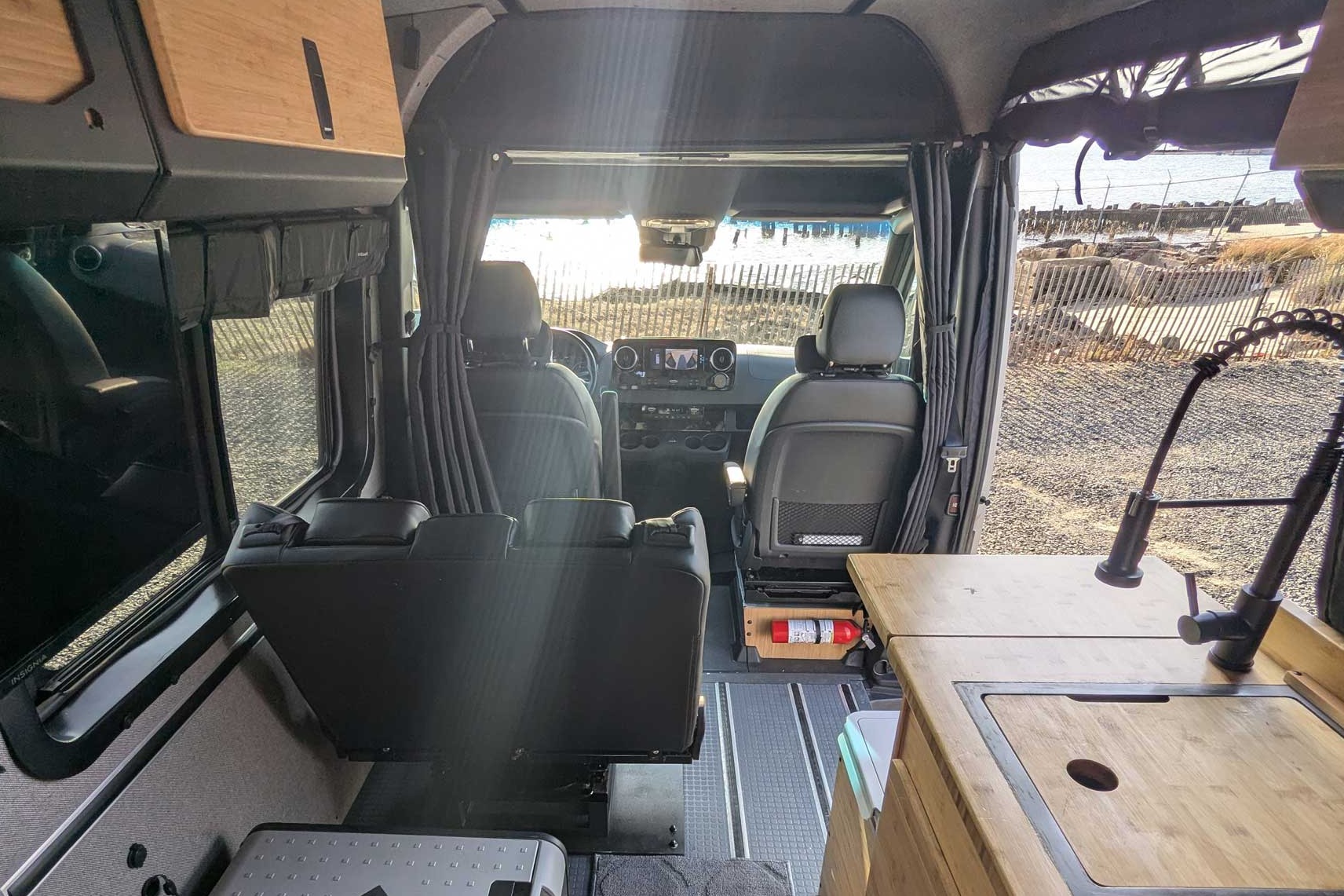 ROVENN - Mercedes Winnebago + Adventure Wagon Class B