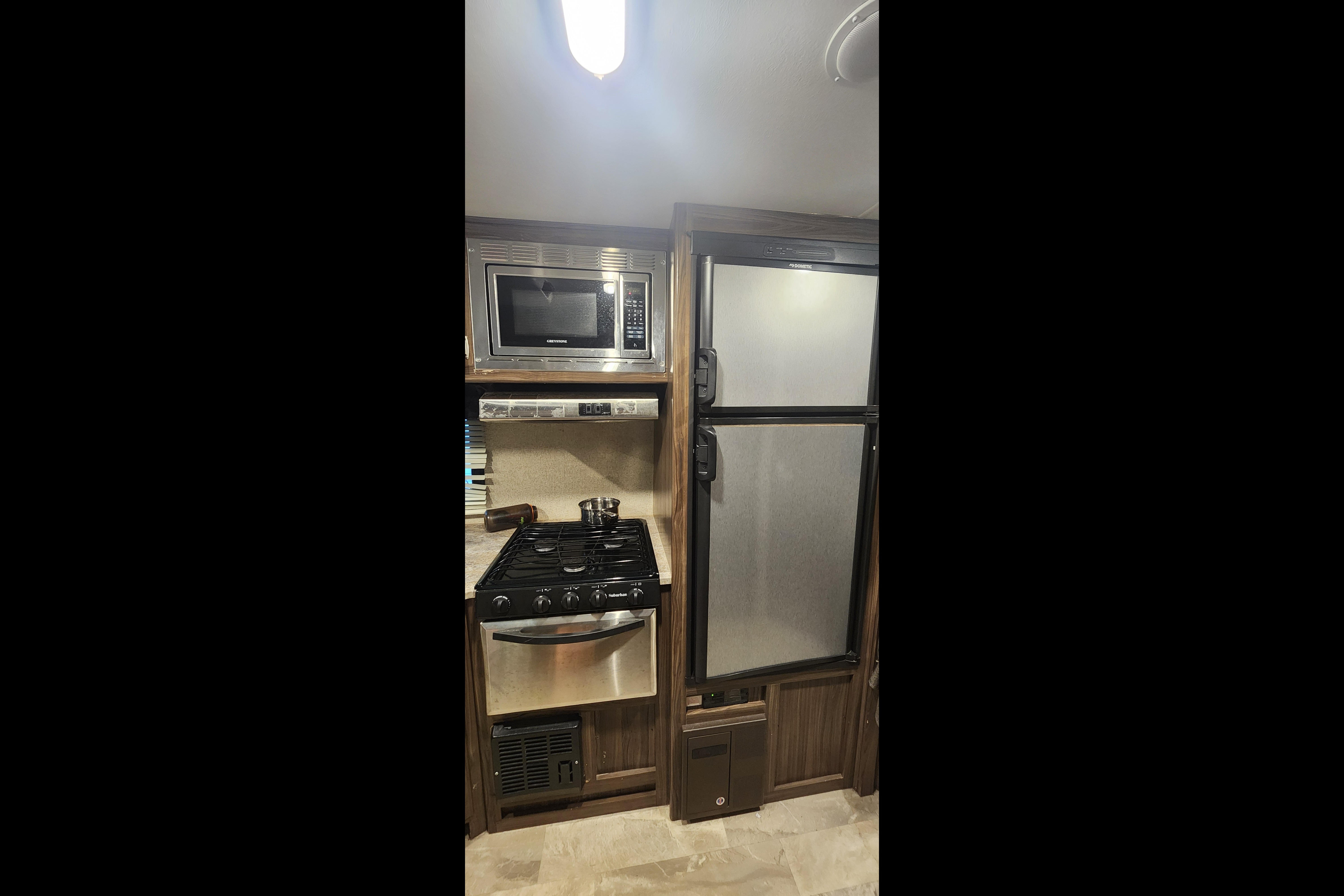 Dominic's Coachmen Apex 24LE Travel Trailer