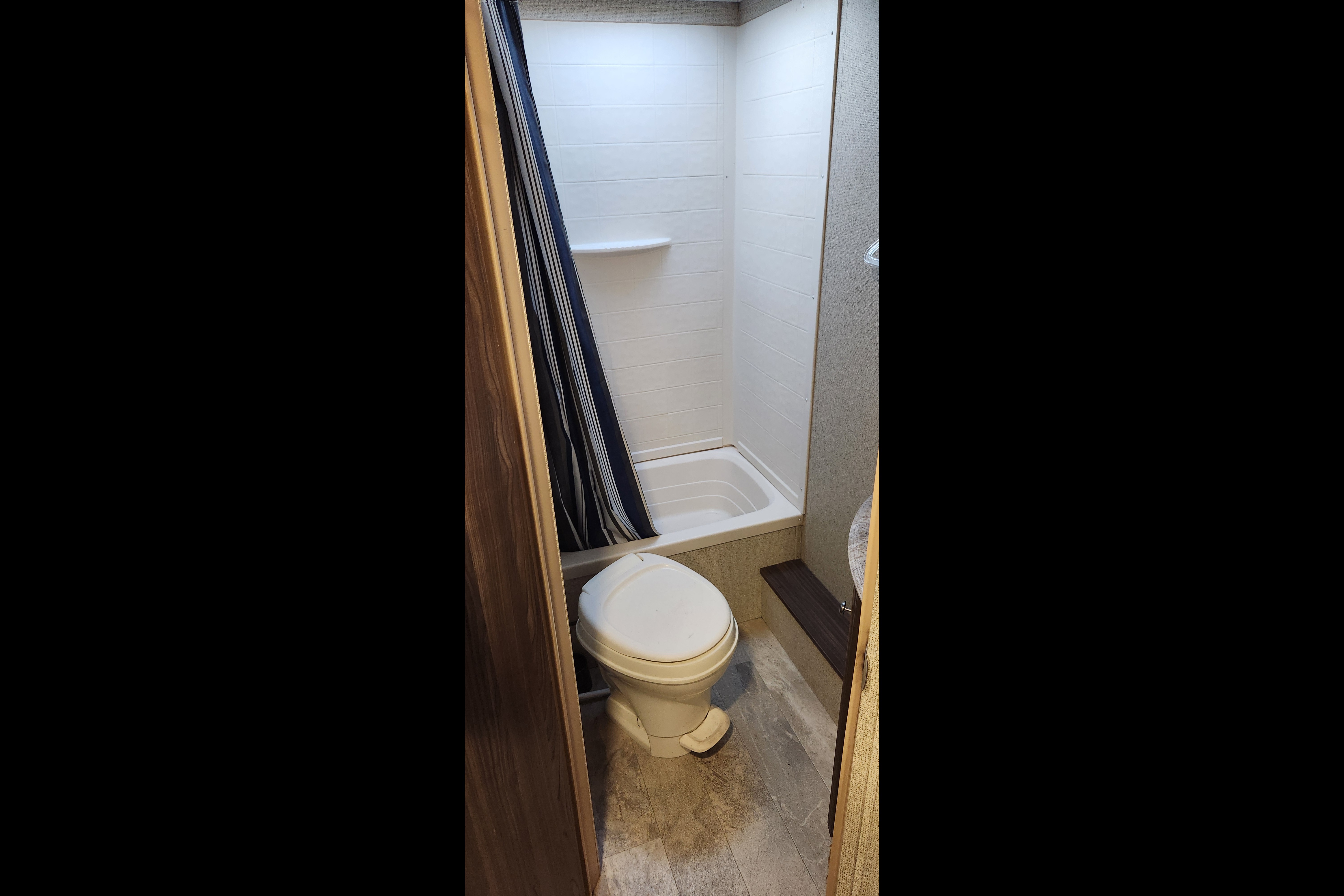 Dominic's Coachmen Apex 24LE Travel Trailer