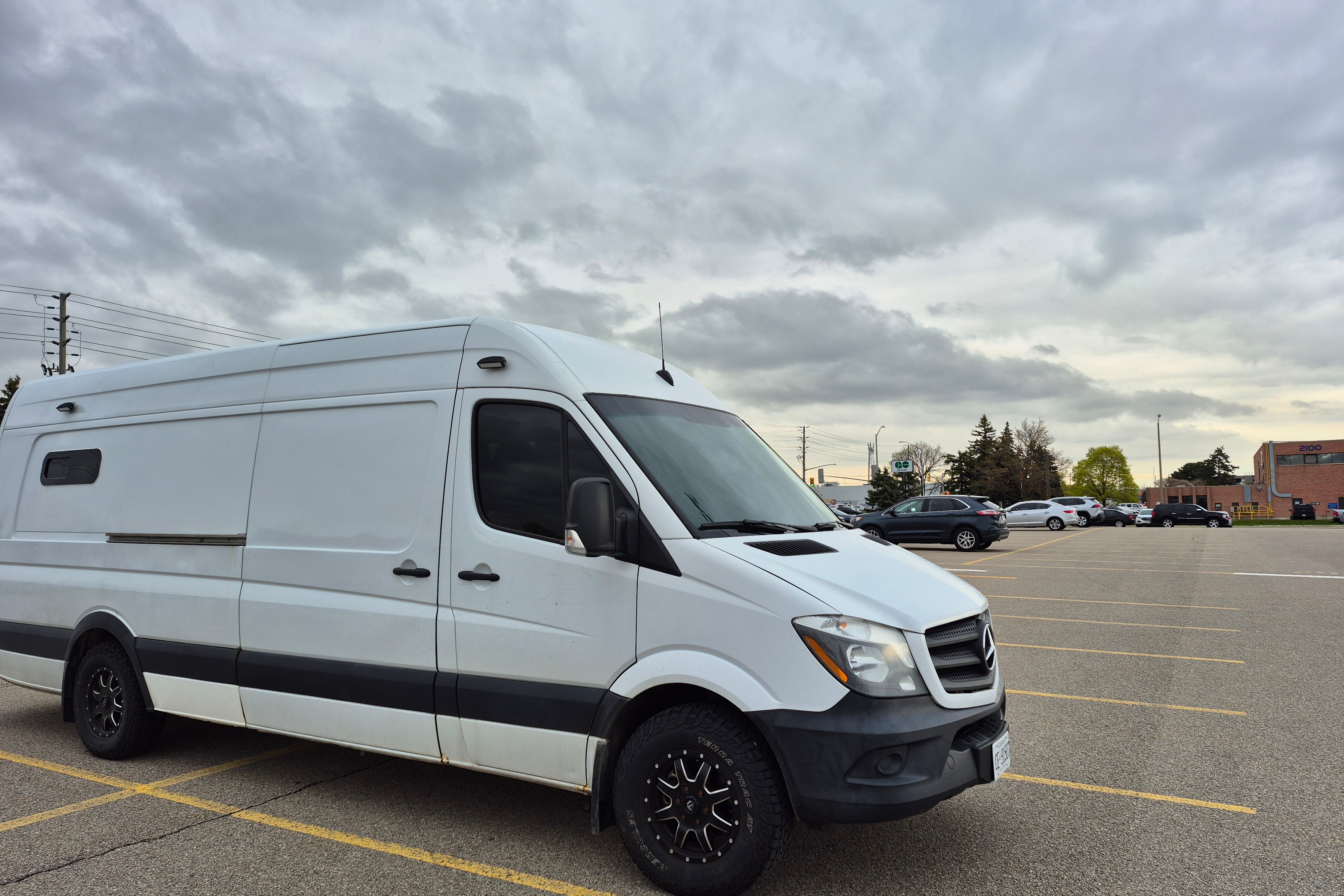 Great Escape – Spacious 170EXT Adventure Van