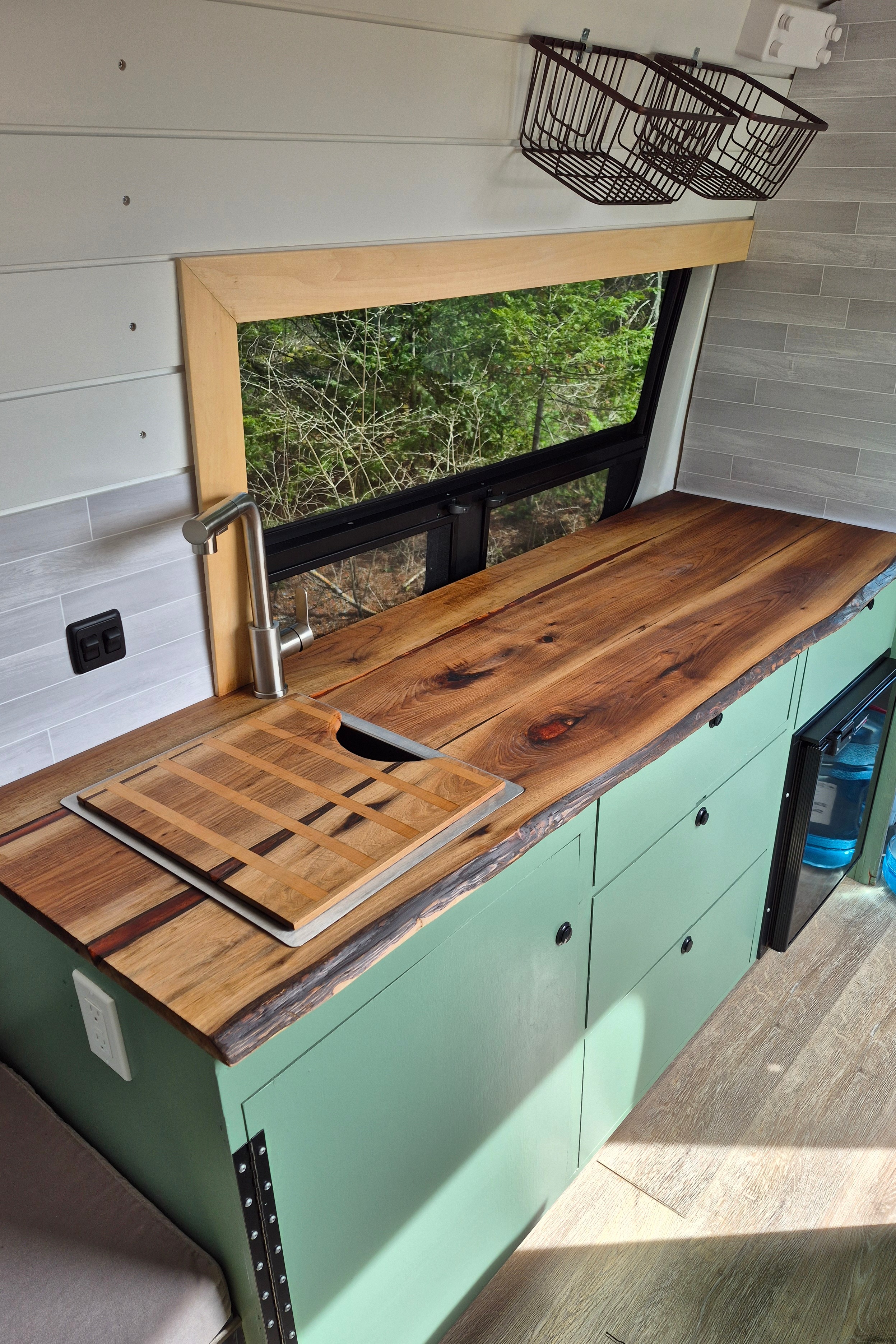 Great Escape – Spacious 170EXT Adventure Van