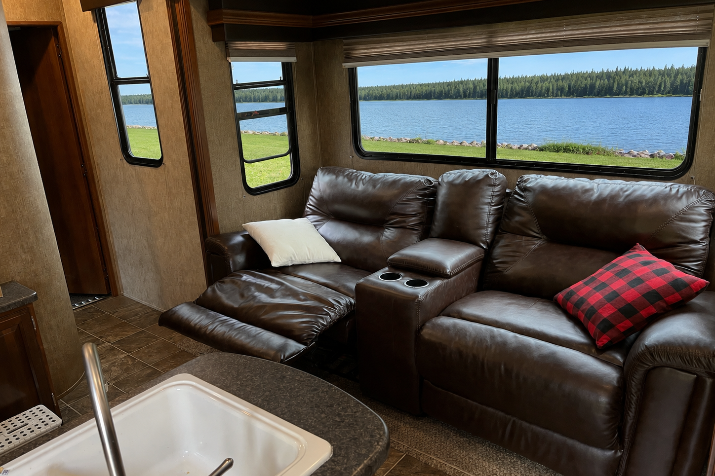 Andrew's Prime Time Spartan 300 Travel Trailer