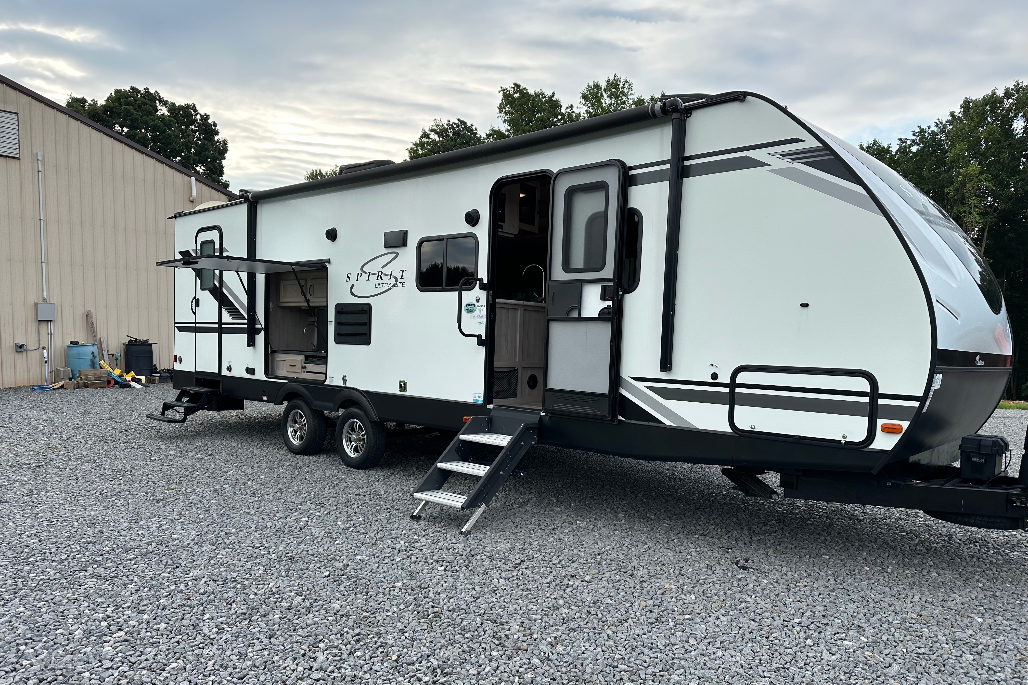 Coachmen Sprinter Campfire Edition Travel Trailer