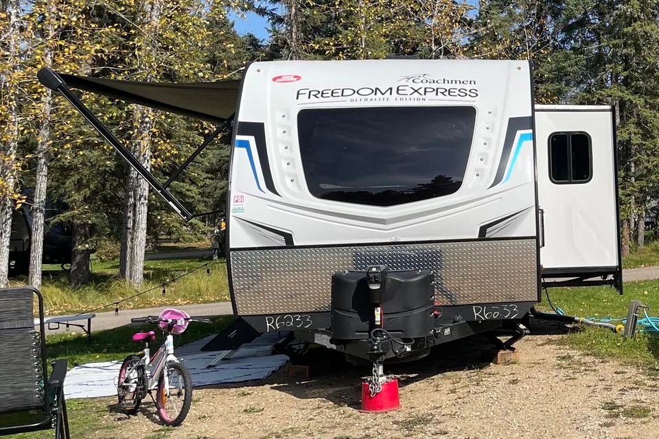 Wilbert’s Freedom Express Coachmen 2022 Travel Trailer