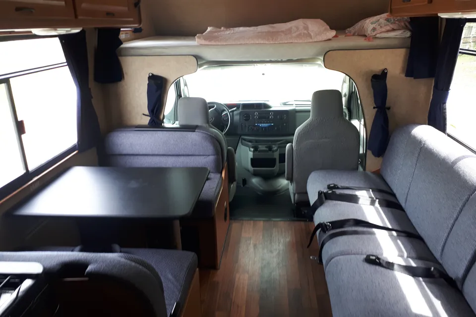 2017 29ft Thor Majestic, 8 sleep