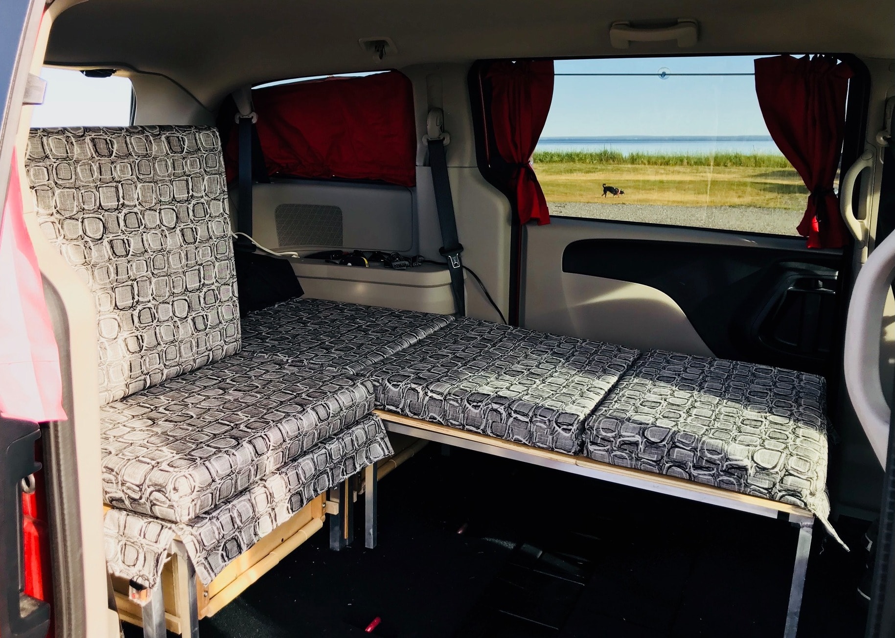 INCOGNITO Grand Caravan Campervan