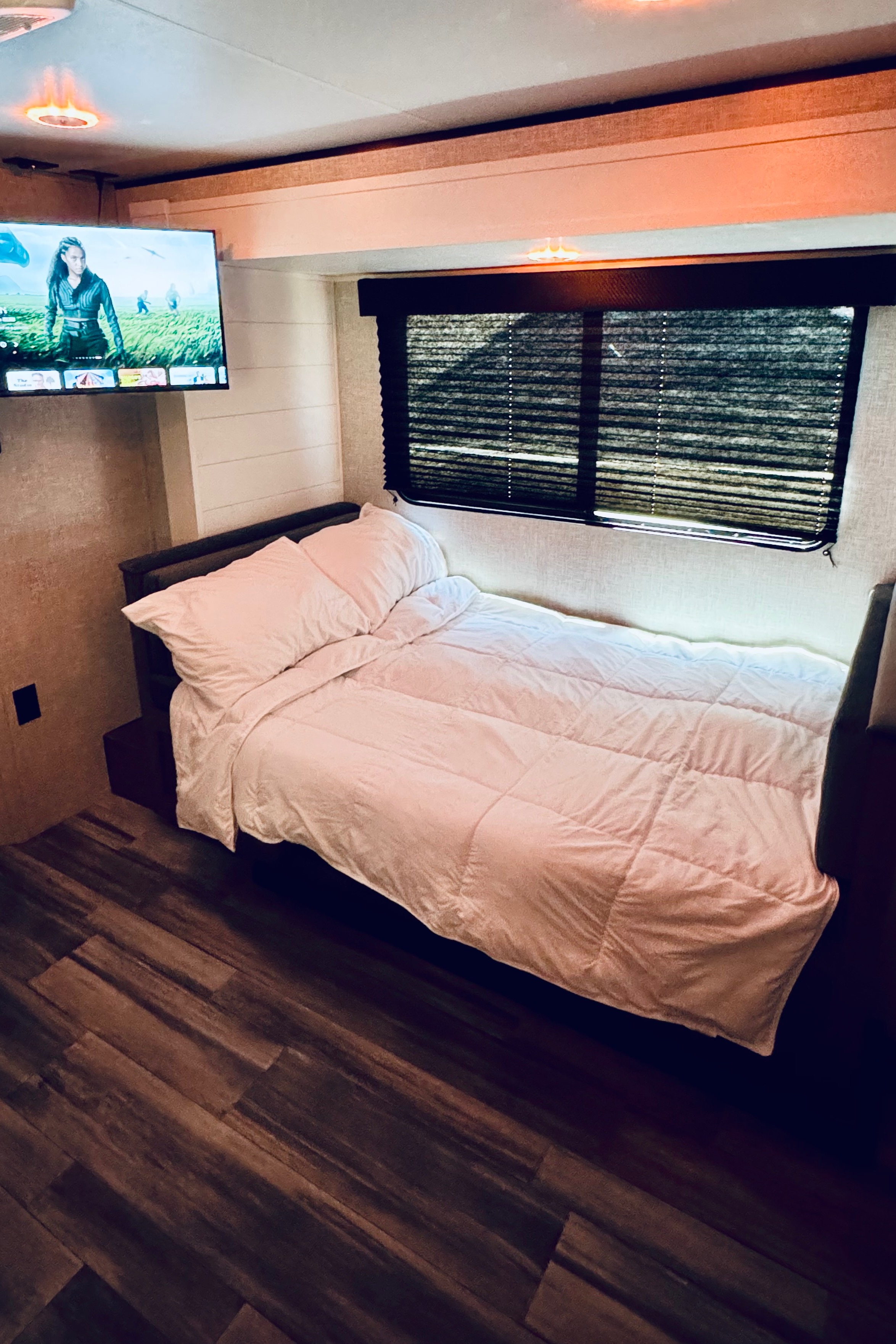 Modern Family Adventure: 2025 Jayco Baja 197MBW