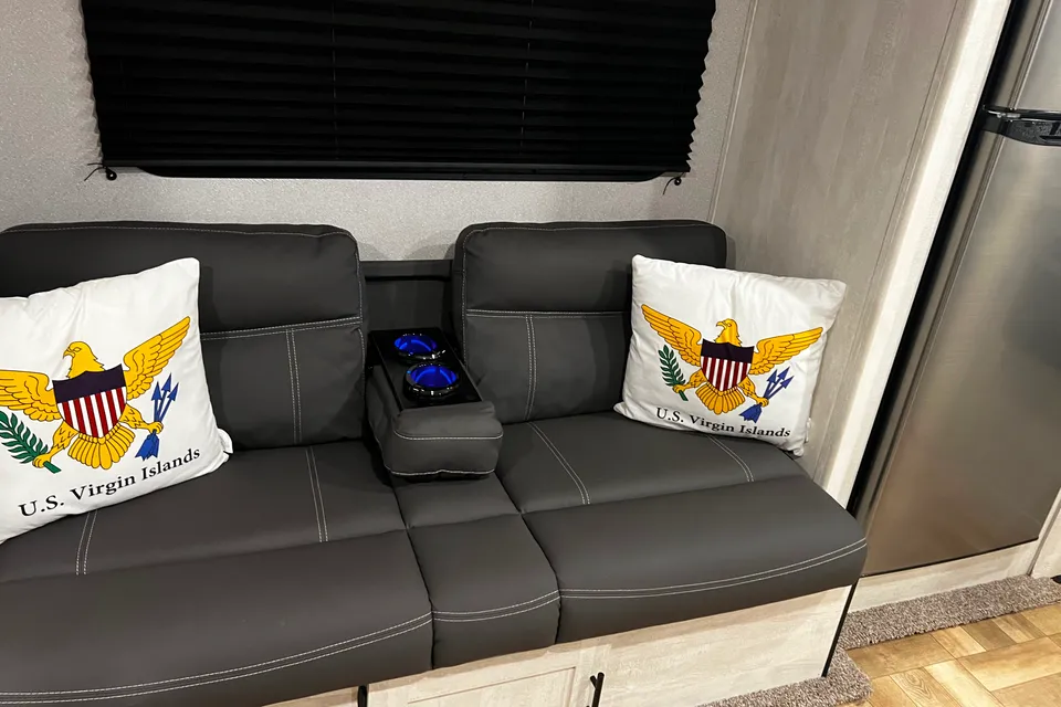 Rebecca's Shasta 25RS Travel Trailer