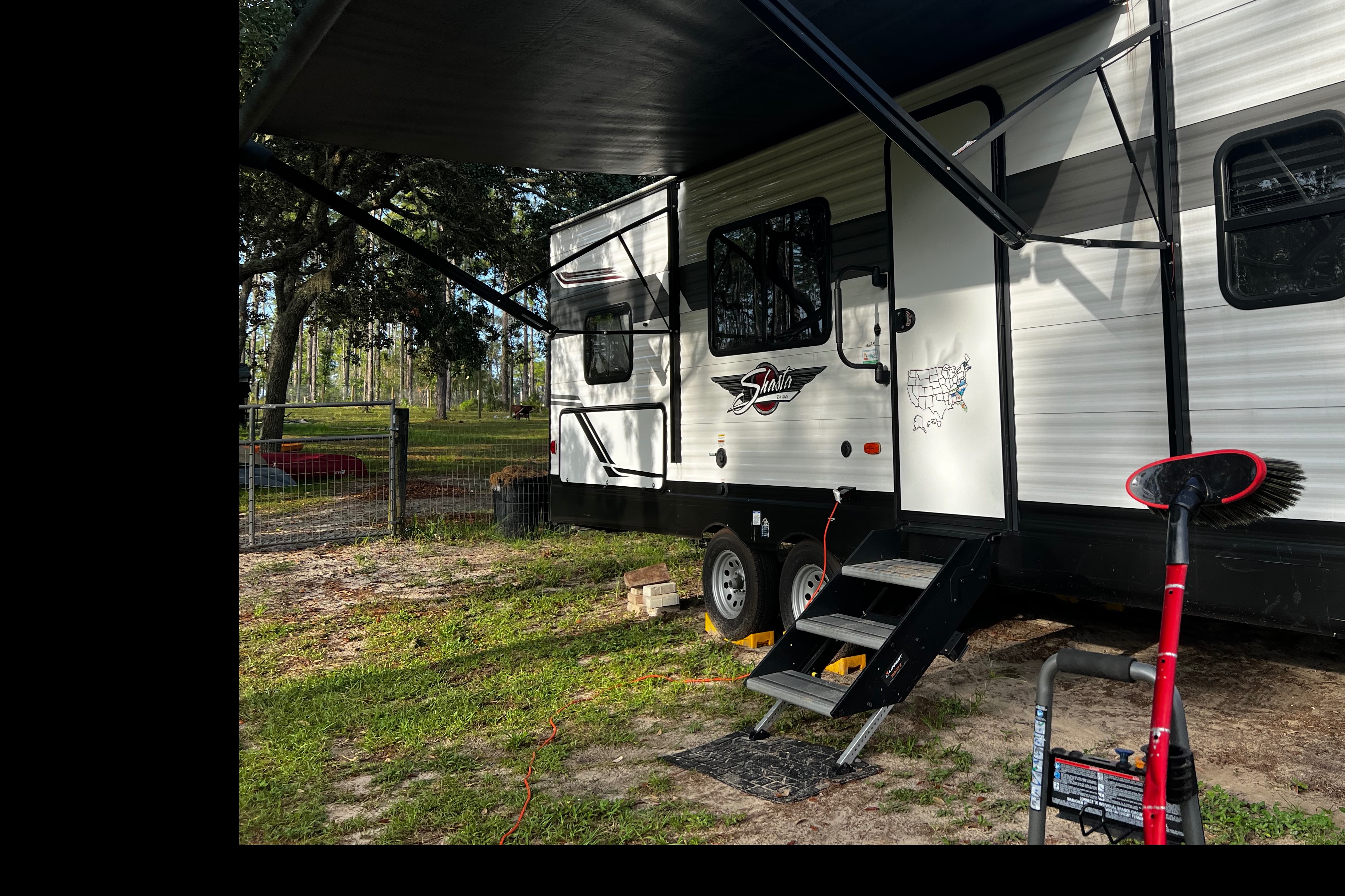 Rebecca's Shasta 25RS Travel Trailer