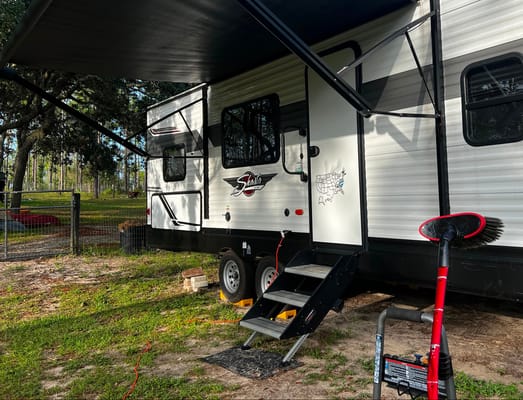 Rebecca's Shasta 25RS Travel Trailer