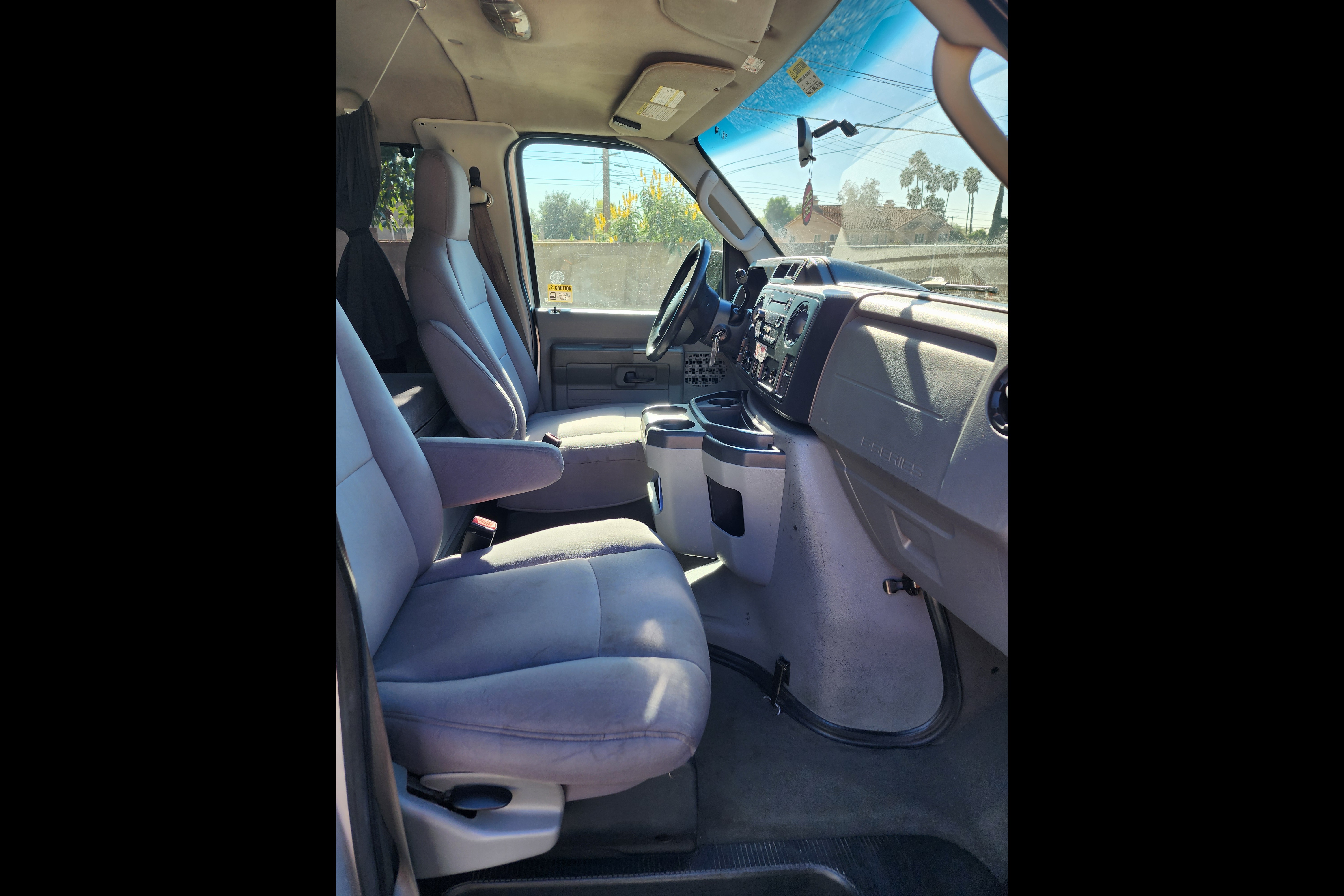 Blue Bird E-150 Campervan